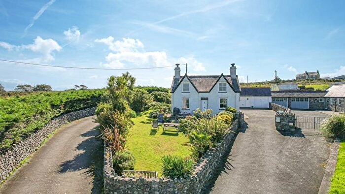 4 Bedroom Detached House For Sale In Bwlchtocyn, Pwllheli, LL53