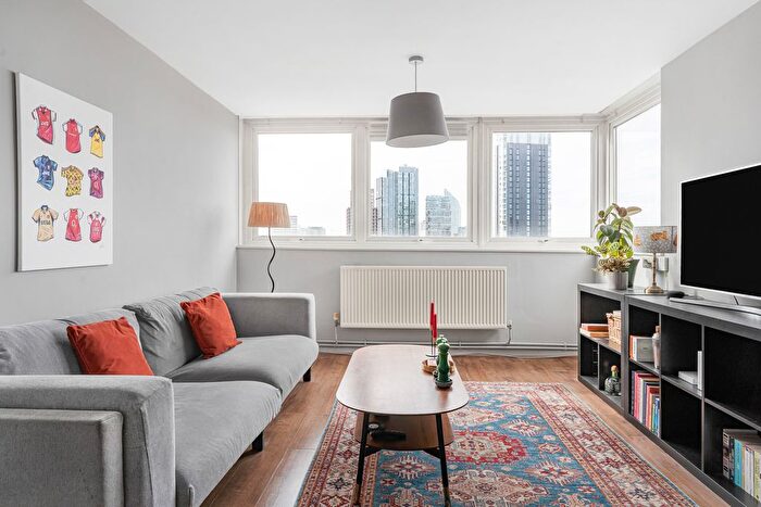 2 Bedroom Flat For Sale In Charles Gardner Court, Haberdasher Street, London, N1