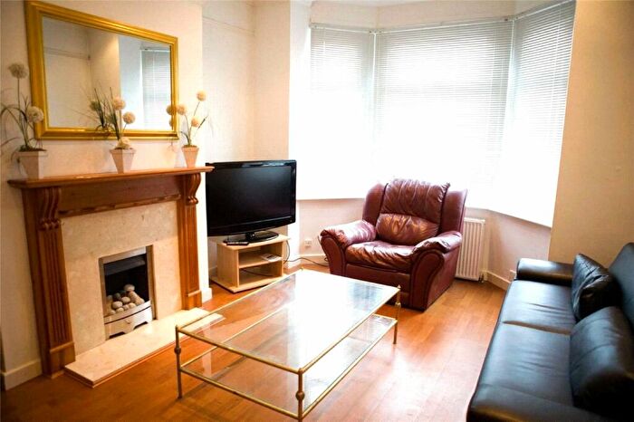 5 Bedroom Terraced House To Rent In Acomb Street, Rusholme, Manchester, M15