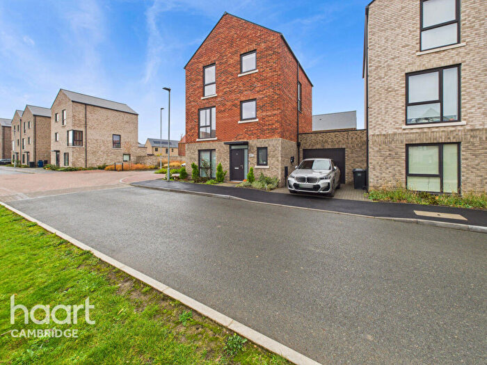 5 Bedroom Link Detached House For Sale In Gregory Park South, Cambridge, CB5