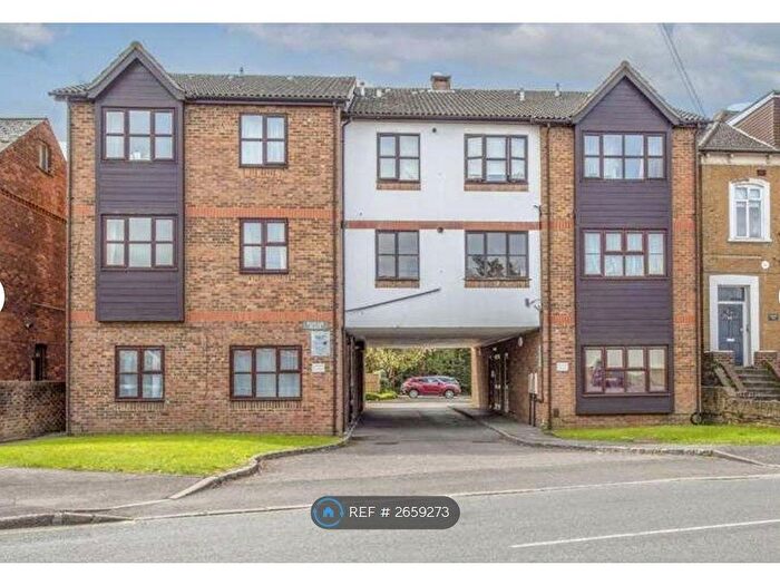 1 Bedroom Flat To Rent In Phoenix Place, Staines-Upon-Thames, TW18