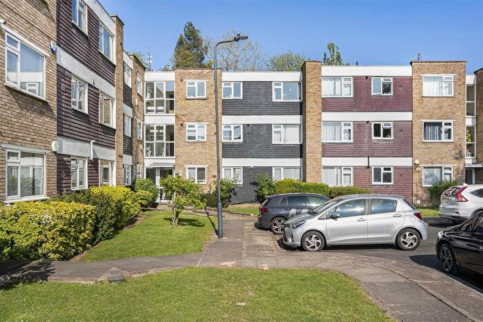 2 Bedroom Flat For Sale In Thomas A Beckett Close, Wembley, HA0