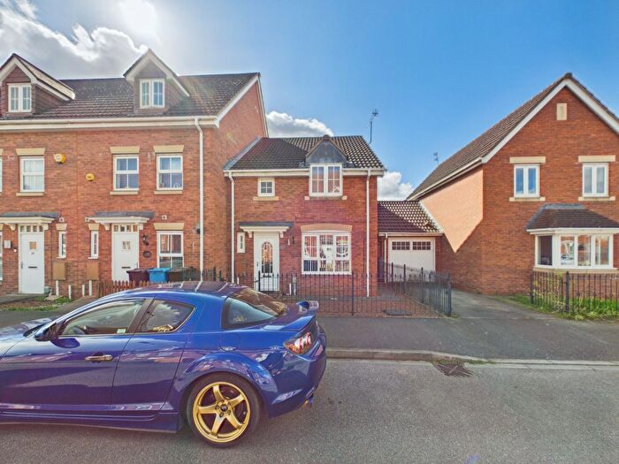 3 Bedroom End Terrace House For Sale In Woodheys Park, Kingswood, Hull, HU7