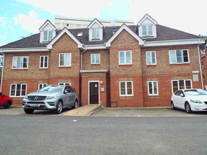 2 Bedroom Apartment To Rent In Seaweed Close, Weston Lane, SO19