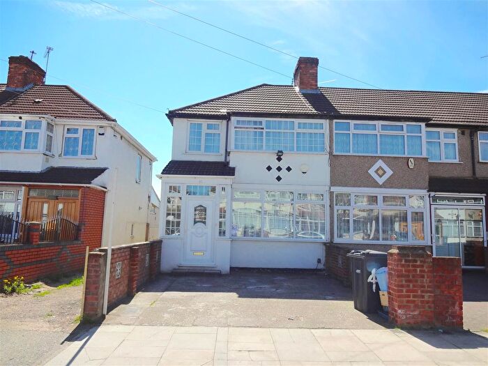 3 Bedroom Semi-Detached House To Rent In Lonsdale Road, Southall, Middlesex, UB2