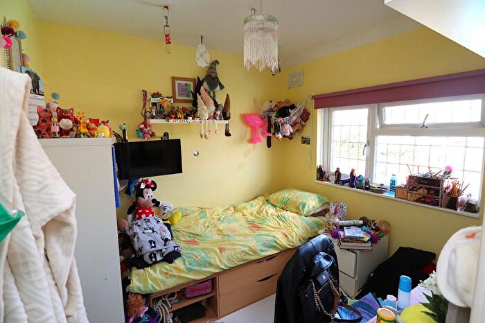 3 Bedroom Terraced House For Sale In Marshal Road, Poole, Dorset, BH17 - Photo 9
