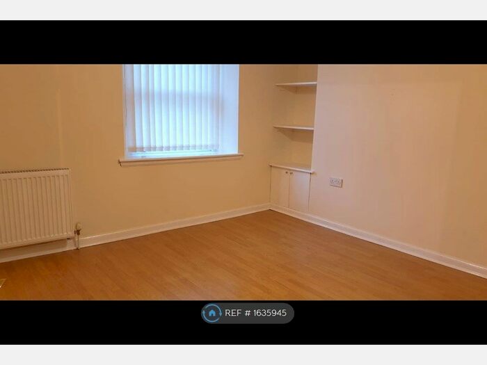3 Bedroom Flat To Rent In Main Street, Newmilns, KA16