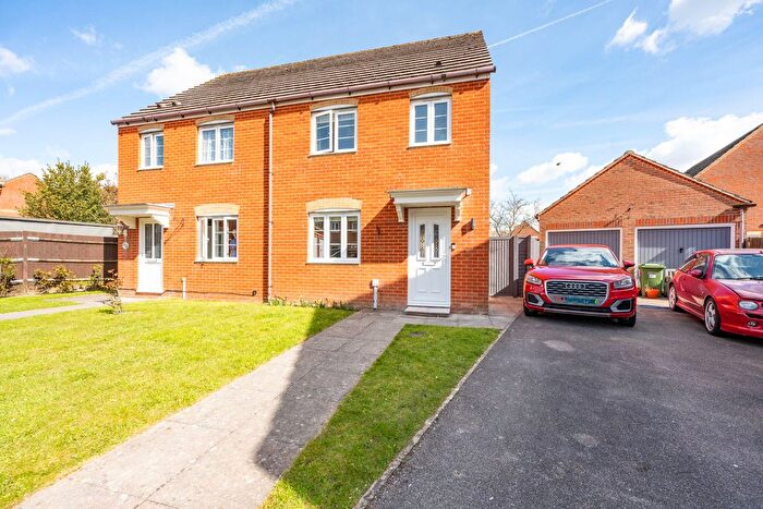 3 Bedroom Semi-Detached House To Rent In Jacaranda Close, Fareham, PO15