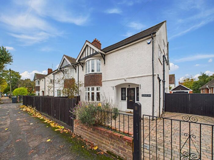 4 Bedroom Semi Detached House For Sale In Downshire Square, Reading, RG1