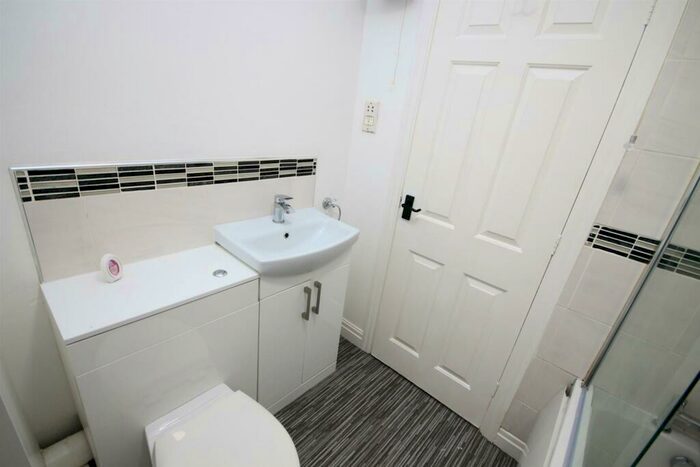 1 Bedroom Flat To Rent In Waterfront House, Montonmill Gardens, Eccles, M30