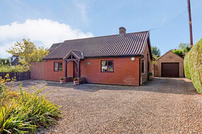 1 Bedroom Detached Bungalow For Sale In A Welcoming Bungalow Overlooking Aldborough Village Green, NR11