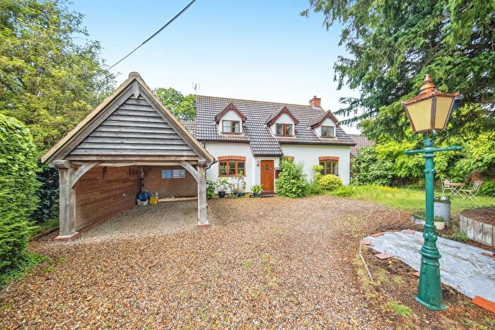 4 Bedroom Detached House For Sale In Mill Lane, Chelmondiston, Ipswich, IP9