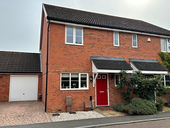 3 Bedroom Semi Detached House For Sale In The Towpath, Arundel, BN18