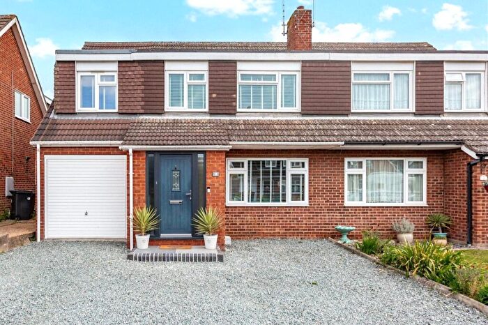 4 Bedroom Semi-Detached House For Sale In Bridgend Close, South Woodham Ferrers, Chelmsford, CM3