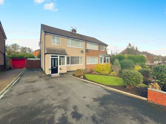 4 Bedroom Semi-Detached House For Sale In Somerset Road, Rishton, BB1
