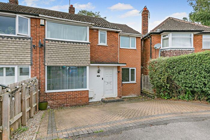 4 Bedroom Semi-detached House For Sale In Woolgreaves Drive, Wakefield, West Yorkshire, WF2