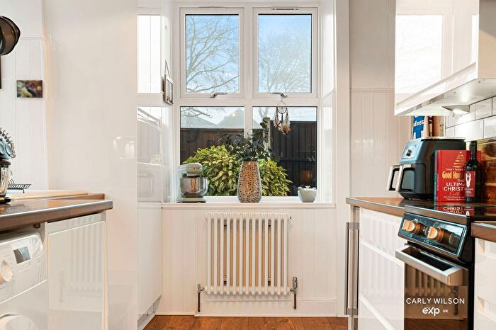 3 Bedroom Town House For Sale In Old Hall Drive, Bramley, Rotherham, S66