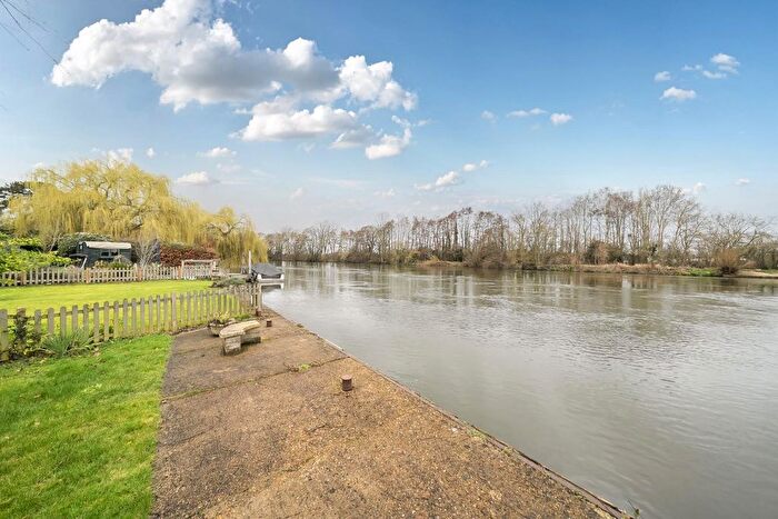 3 Bedroom Property For Sale In The Willows, Windsor, SL4