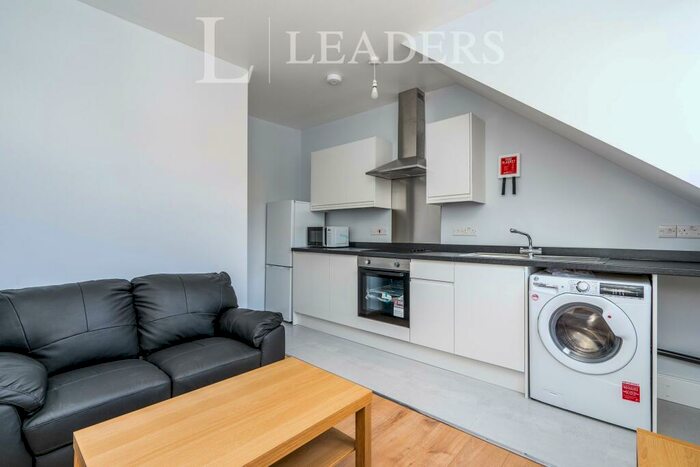 2 Bedroom Apartment To Rent In Commercial Road, SO15