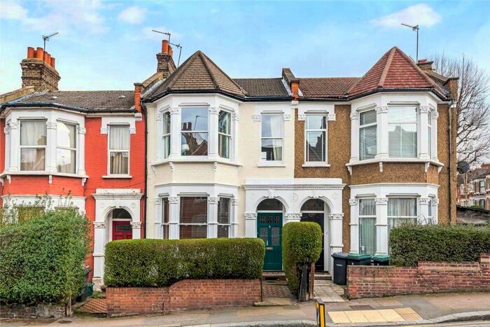 2 Bedroom Flat To Rent In Wightman Road, Harringey, N8