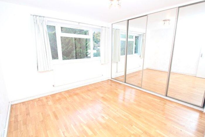 2 Bedroom Flat To Rent In Haling Park Road, South Croydon, CR2