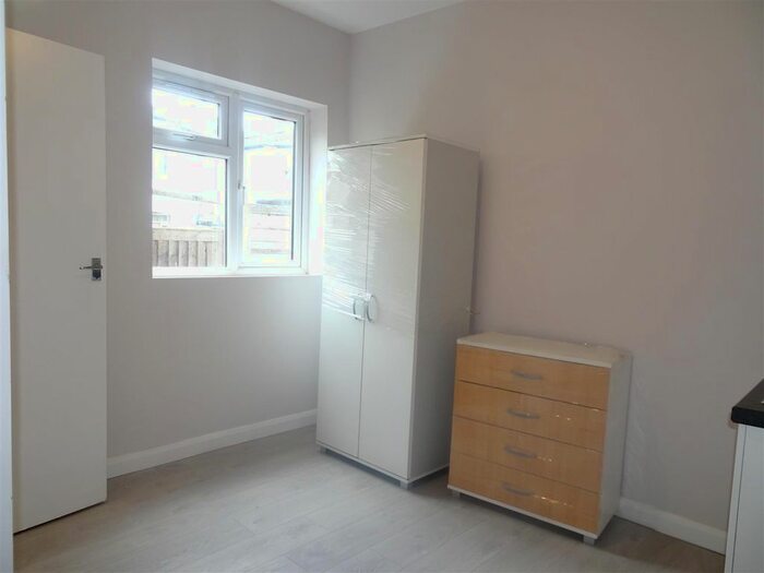 Studio To Rent In Bruce Road, Harrow, HA3