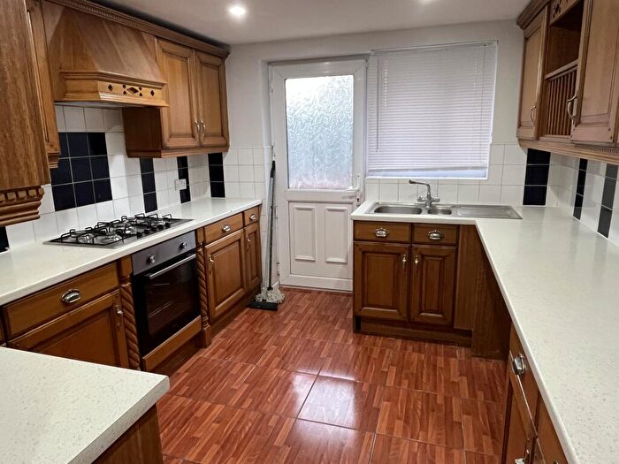 3 Bedroom House To Rent In The Avenue, Bentley, DN5