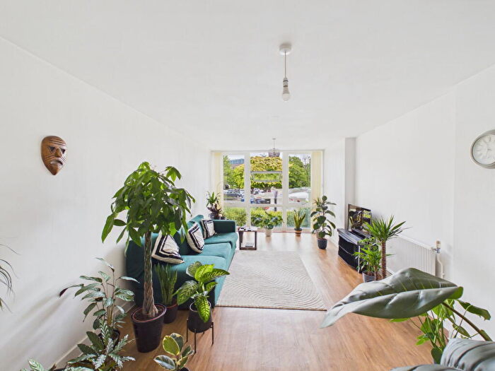 1 Bedroom Flat For Sale In Lynmouth Avenue, Chelmsford, CM2