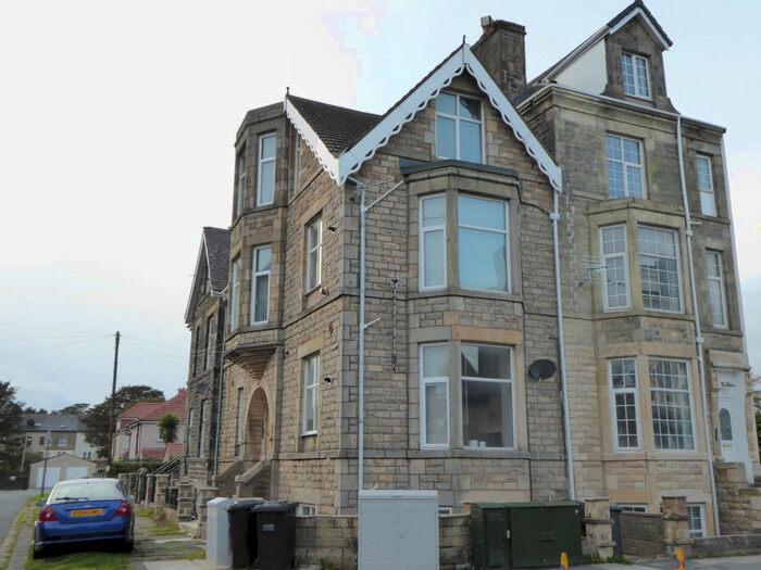 3 Bedroom Flat To Rent In Thornton Road, Morecambe, LA4