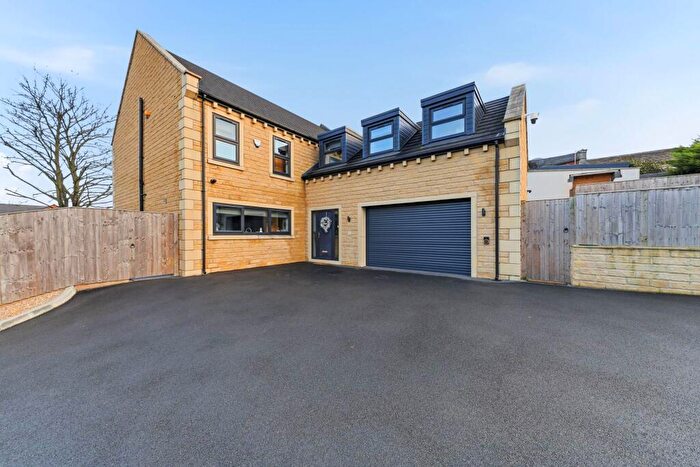 5 Bedroom Detached House To Rent In Kings Place Drighlington, Drighlington, BD11