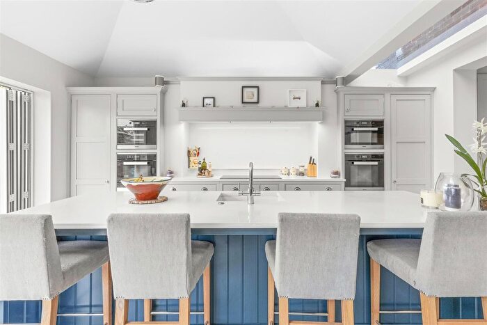 5 Bedroom Detached House For Sale In Hamilton Road, High Wycombe, HP13