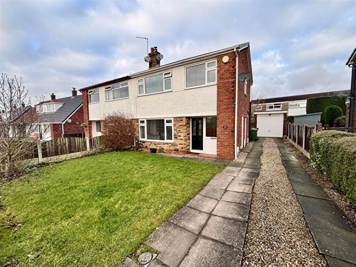 3 Bedroom Semi Detached House For Sale In Grange Avenue, Garforth, Leeds, LS25