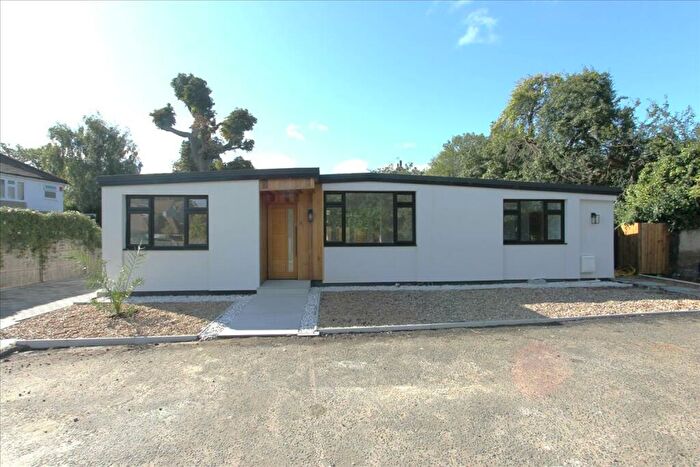 3 Bedroom Detached Bungalow To Rent In Sewardstone Road, London, E4