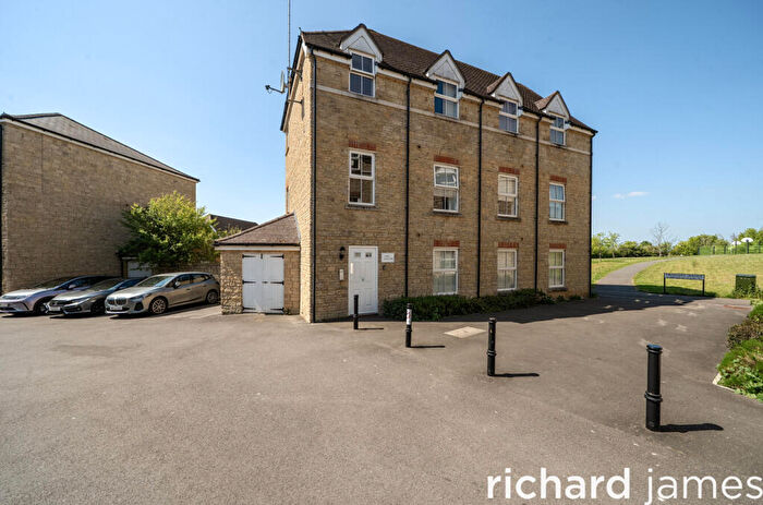 2 Bedroom Flat For Sale In Truscott Avenue, Redhouse, Swindon, SN25