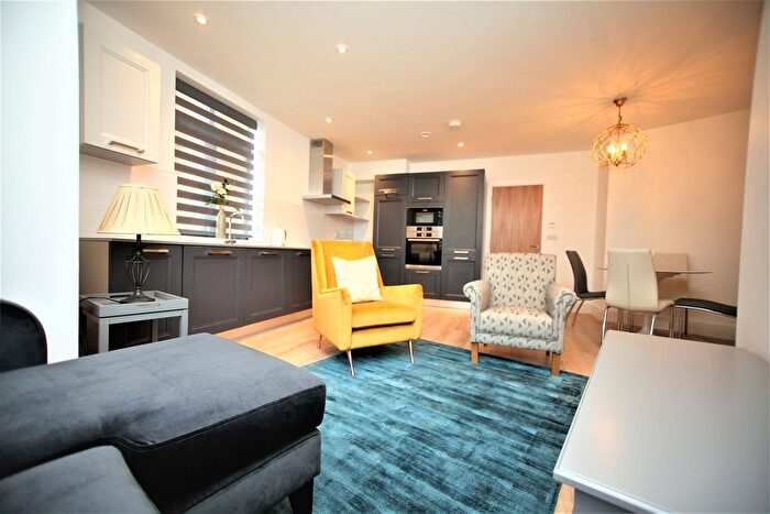 2 Bedroom Flat To Rent In Brightview Court, Finchley Lane, Hendon, NW4