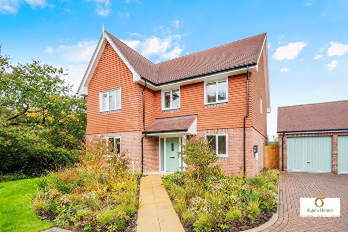 4 Bedroom Detached House For Sale In Spring Bank, Haywards Heath, RH16