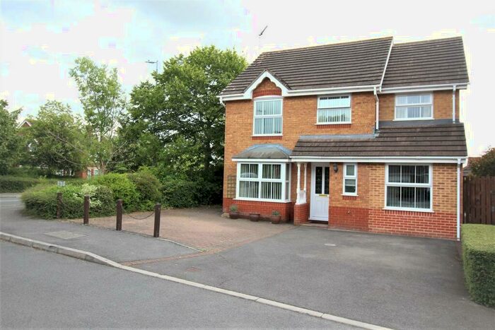 4 Bedroom Detached House To Rent In Devon Close, Chippenham, SN14
