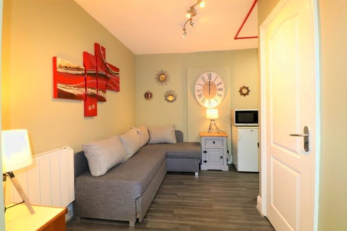 Studio To Rent In Anthony Close, Watford, WD19