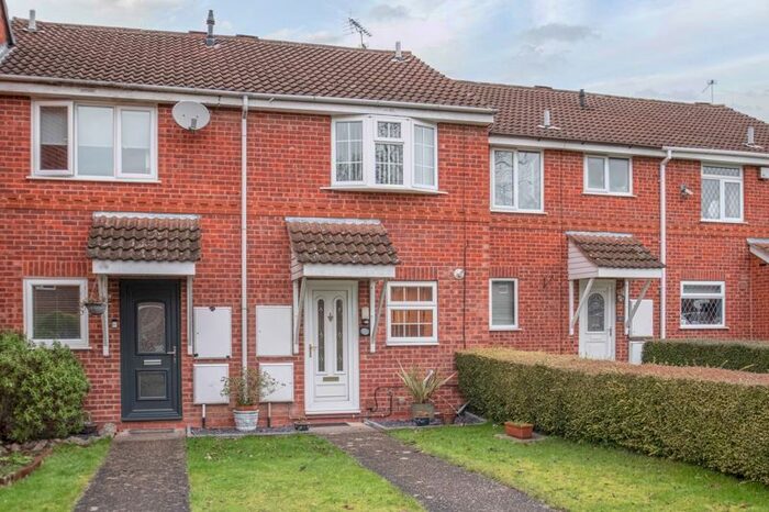 2 Bedroom Property To Rent In Abbotswood Close, Redditch, B98