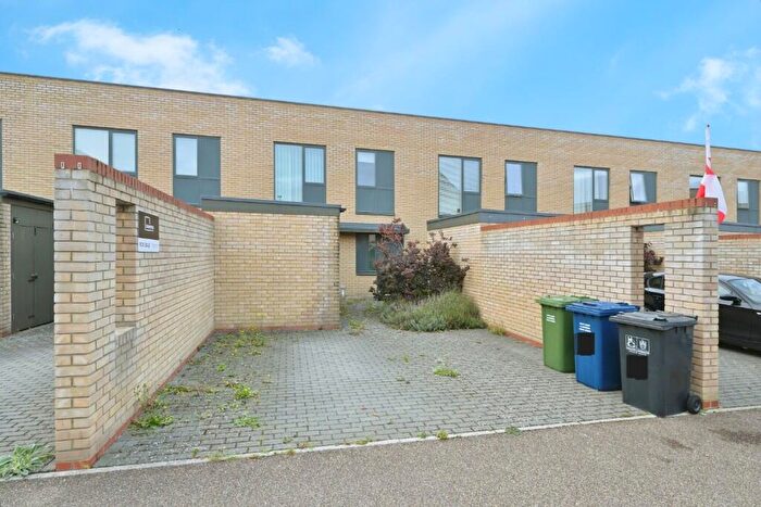 3 Bedroom Terraced House For Sale In Clay Farm Drive, Cambridge, Cambridgeshire, CB2