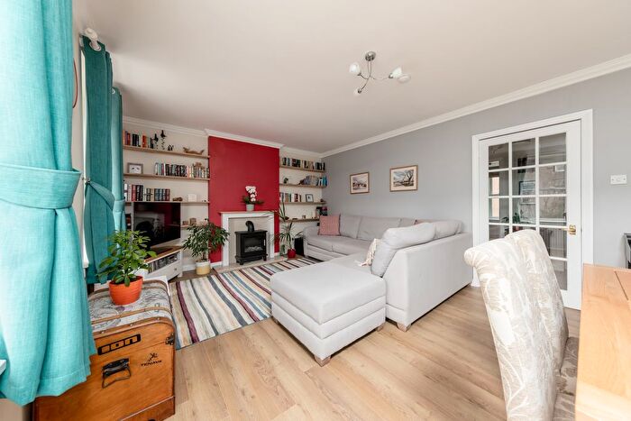 2 Bedroom Flat For Sale In / Canaan Lane, Morningside, Edinburgh, EH10