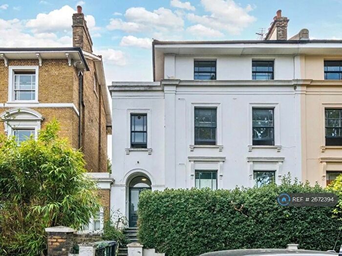 2 Bedroom Flat To Rent In Lewisham Way, London, SE4