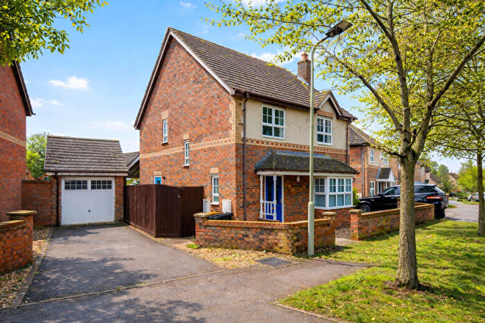 4 Bedroom Detached House For Sale In Thor Drive, Bedford, MK41