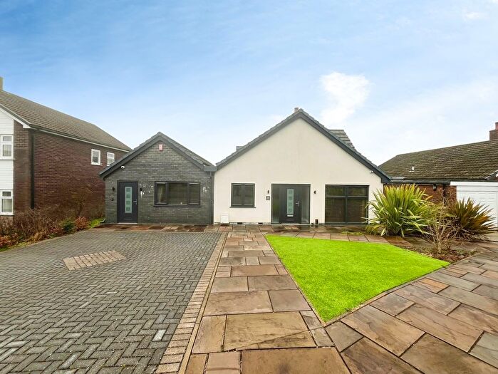 4 Bedroom Detached House For Sale In Lakelands Drive, Ladybridge, BL3
