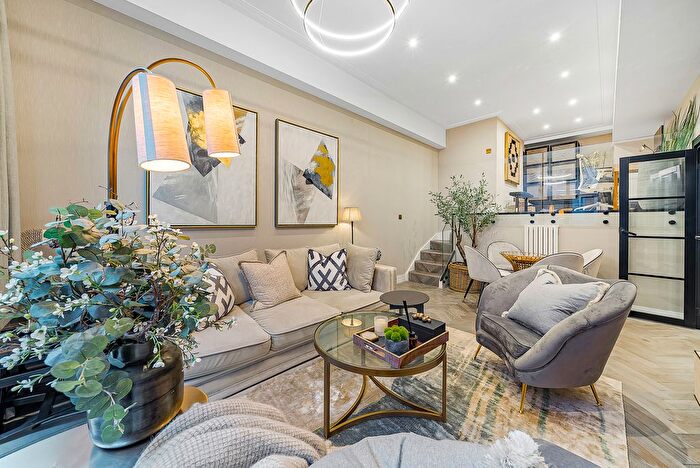 2 Bedroom Flat For Sale In Prescot Street, Aldgate, E1