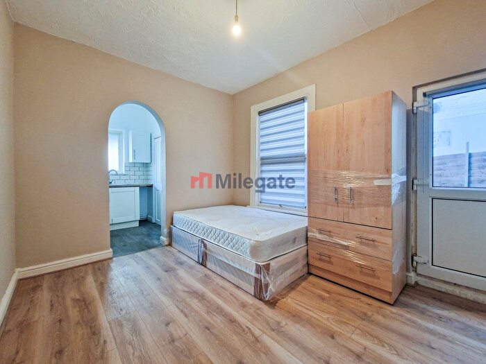 1 Bedroom Studio To Rent In Burnaby Road, Southend-On-Sea, SS1
