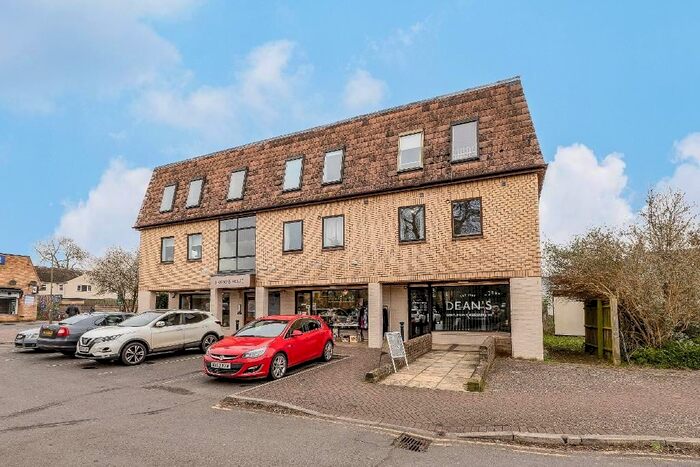 1 Bedroom Flat To Rent In Hawkins House, Black Bourton Rd, Carterton, Oxon, OX18