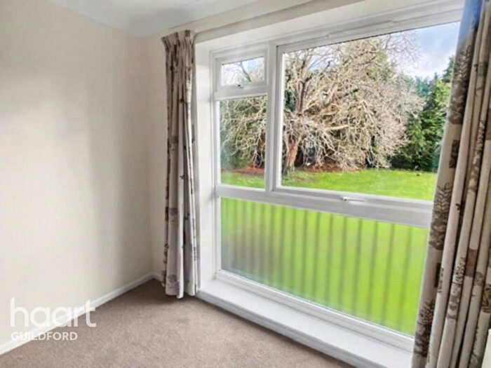 2 Bedroom Apartment For Sale In Horsham Road, Guildford, GU4