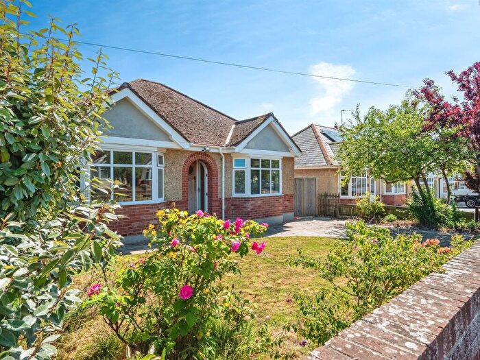 3 Bedroom Detached Bungalow For Sale In Haywards Avenue, Weymouth, DT3