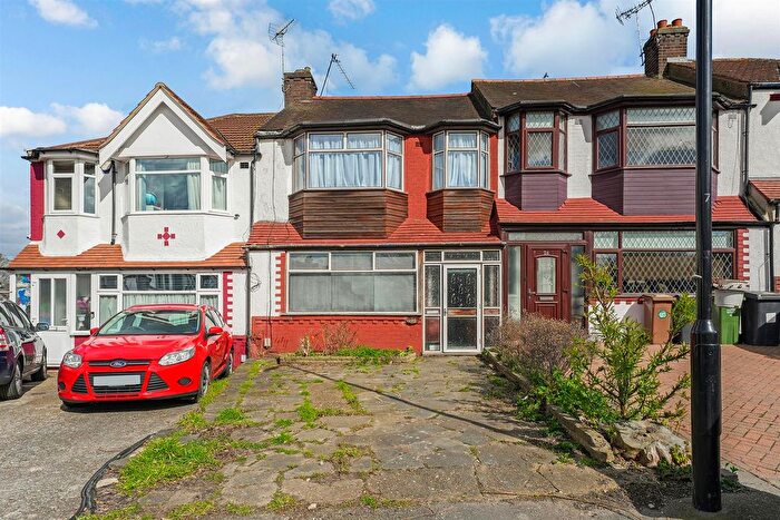 3 Bedroom Property For Sale In Beech Hall Crescent, Highams Park, E4